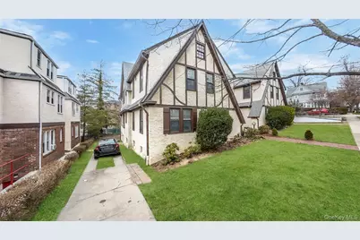 4320 Hamilton Place, Little Neck, NY 11363 - Photo 7