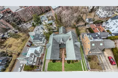 4320 Hamilton Place, Little Neck, NY 11363 - Photo 3