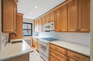 246-10 57th Dr, Douglaston, NY 11362 - Photo 7