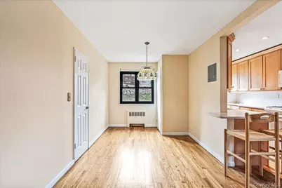 246-10 57 Drive #481, Douglaston, NY 11362 - Photo 9