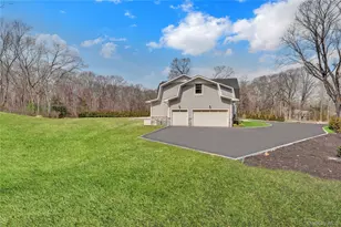 541 Split Rock Rd, Syosset, NY 11791 - Photo 5