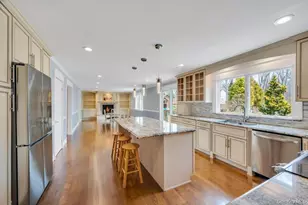 18 Jerusalem Hollow Rd, Manorville, NY 11949 - Photo 11