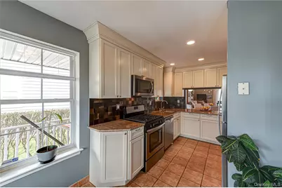 83 Broadlawn Drive, Central Islip, NY 11722 - Photo 5