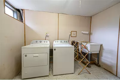 83 Broadlawn Drive, Central Islip, NY 11722 - Photo 15