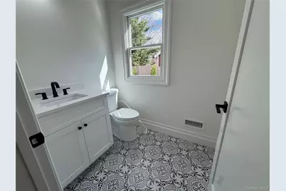 11 First Street, Glenwood Landing, NY 11547 - Photo 5