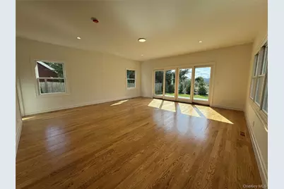 11 First Street, Glenwood Landing, NY 11547 - Photo 3