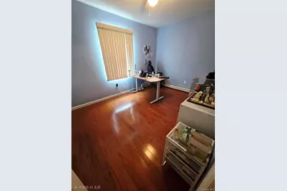 157 Barwick Boulevard, Mineola, NY 11501 - Photo 19