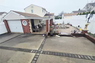 157 Barwick Blvd, Mineola, NY 11501 - Photo 5