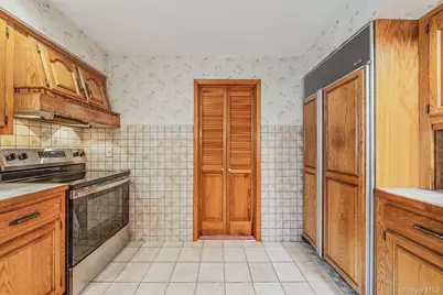 46 Anita Place, Farmingdale, NY 11735 - Photo 11