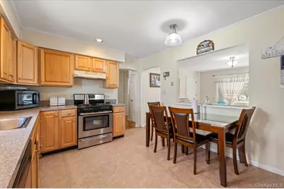 316 S 3rd Street, Lindenhurst, NY 11757 - Photo 5