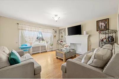 316 S 3rd Street, Lindenhurst, NY 11757 - Photo 3