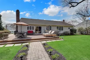 27 Cedar St, Syosset, NY 11791 - Photo 25