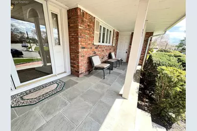 27 Cedar Street, Syosset, NY 11791 - Photo 3