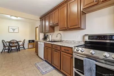 16 Hillside Terrace, Mahopac, NY 10541 - Photo 19