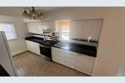 75A Muncy Avenue, West Babylon, NY 11704 - Photo 5