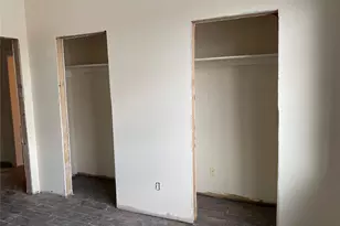 21 Cedar Swamp Rd, Glen Cove, NY 11542 - Photo 3