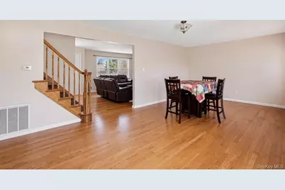 44 S Howells Avenue, Farmingville, NY 11738 - Photo 9