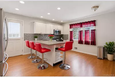 44 S Howells Avenue, Farmingville, NY 11738 - Photo 5