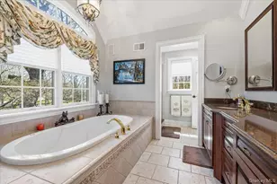 2 Memas Ct, Dix Hills, NY 11746 - Photo 35