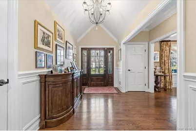 2 Memas Court, Dix Hills, NY 11746 - Photo 5