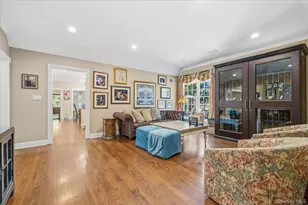 2 Memas Ct, Dix Hills, NY 11746 - Photo 7