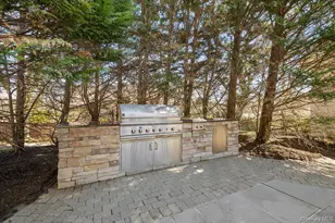 2 Memas Ct, Dix Hills, NY 11746 - Photo 43