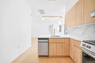 150-17 Hawtree St, Ozone Park, NY 11417 - Photo 15