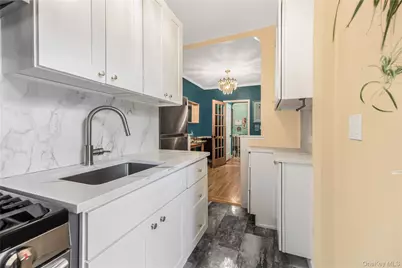 2190 Boston Road #4G, Bronx, NY 10462 - Photo 9