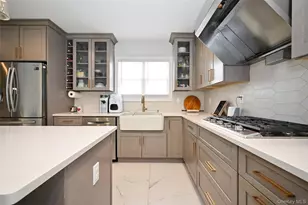 113-11 201st St, Saint Albans, NY 11412 - Photo 13