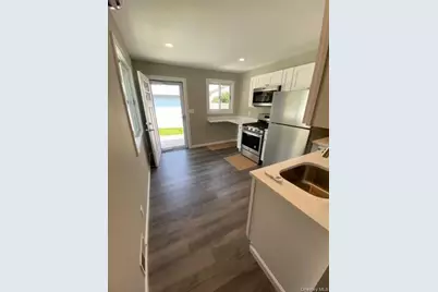 11 Stan Haven Place, East Northport, NY 11731 - Photo 5