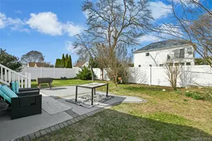 268 42nd St, Lindenhurst, NY 11757 - Photo 15