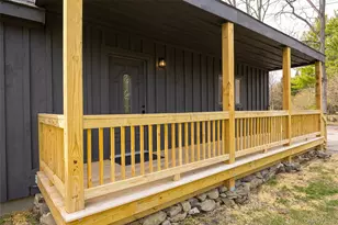 4 Pleasant Ln, Poughkeepsie, NY 12603 - Photo 3