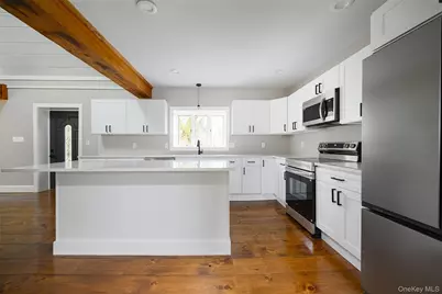 4 Pleasant Lane, Poughkeepsie, NY 12603 - Photo 7