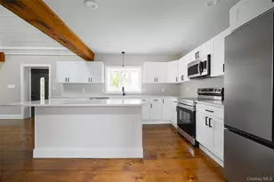 4 Pleasant Ln, Poughkeepsie, NY 12603 - Photo 7