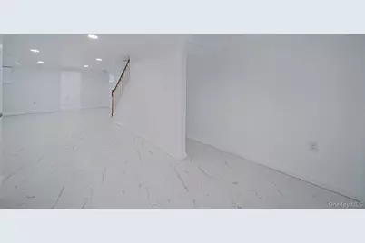 522 Southern Parkway, Uniondale, NY 11553 - Photo 17