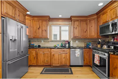 130 Lesoir Avenue, Floral Park, NY 11001 - Photo 9