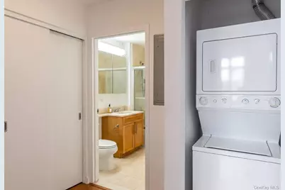 40-28 College Point Boulevard #805, Flushing, NY 11354 - Photo 9