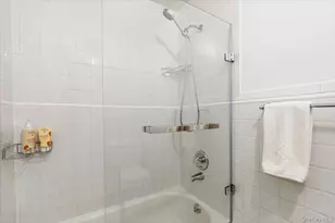 43 Winslow Rd, White Plains, NY 10606 - Photo 13