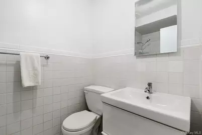 43 Winslow Road, White Plains, NY 10606 - Photo 17