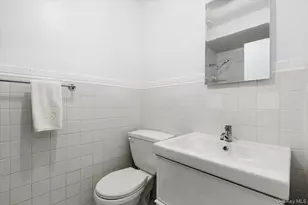 43 Winslow Rd, White Plains, NY 10606 - Photo 17