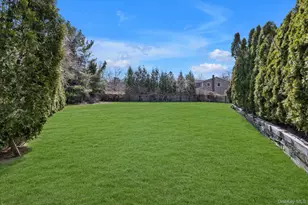 1 Somner Dr, Dix Hills, NY 11746 - Photo 37