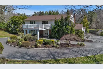 1 Somner Drive, Dix Hills, NY 11746 - Photo 5