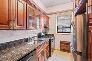 139-15 83rd Ave, Briarwood, NY 11435 - Photo 9