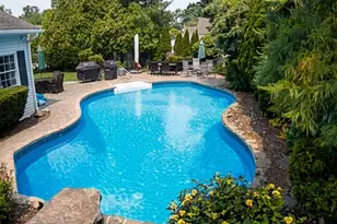 818 12th St, West Babylon, NY 11704 - Photo 27