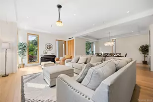 3 Hewlett Pl, Great Neck, NY 11024 - Photo 7