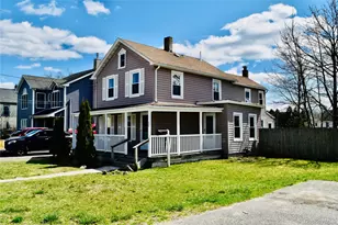 32 Pearl St, Patchogue, NY 11772 - Photo 3