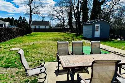 32 Pearl Street, Patchogue, NY 11772 - Photo 9