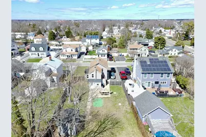 32 Pearl Street, Patchogue, NY 11772 - Photo 17