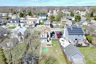 32 Pearl St, Patchogue, NY 11772 - Photo 17