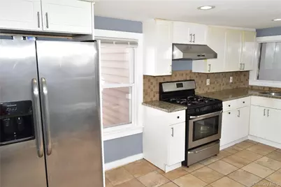 32 Pearl Street, Patchogue, NY 11772 - Photo 21